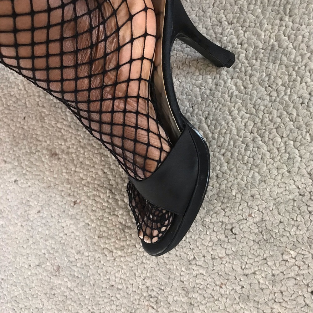 Peep toe slip on black heels
